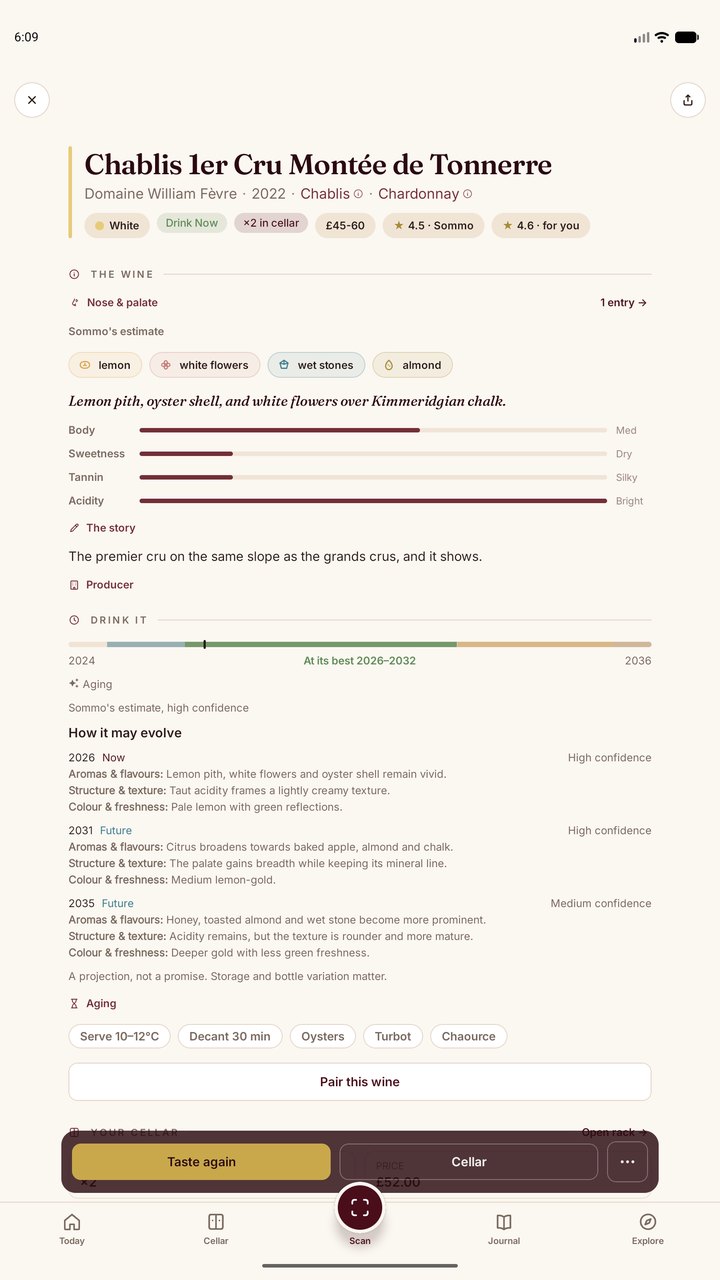Sommo wine detail showing practical aroma descriptors on Android tablet